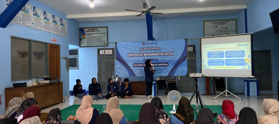 Optimalisasi Potensi Desa melalui Demonstrasi Pembuatan Abon Tongkol, Sosialisasi E-Commerce, dan Launching Blog Desa