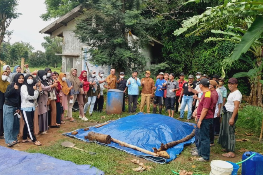 PROGRAM PELATIHAN TEKNIK PEMBUATAN DAN PENGOLAHAN PUPUK ORGANIK OLEH PEMERINTAH DESA SUNGAITELUK – Copy